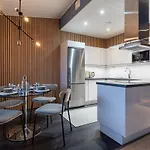 Apartamento Stylish Rowhouse, Guiet Area Free Wi-fi & Parking