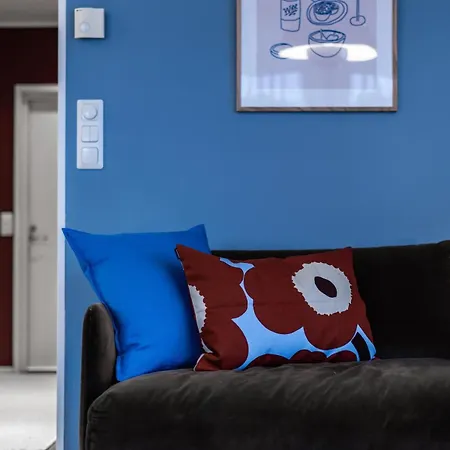 Stylish Rowhouse, Guiet Area Free Wi-fi & Parking *