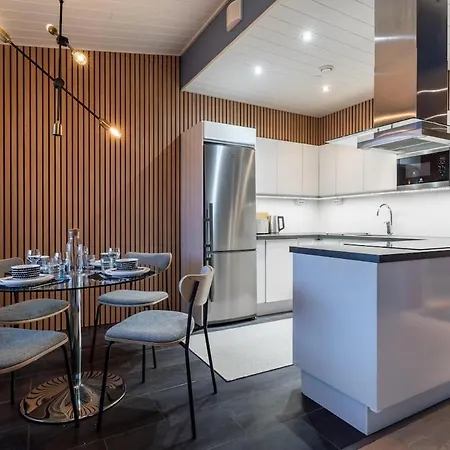 アパート Stylish Rowhouse, Guiet Area Free Wi-fi & Parking