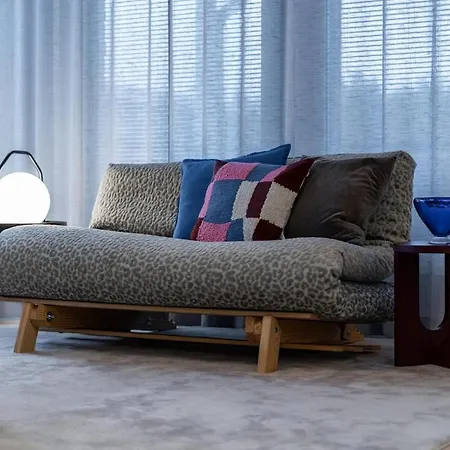 Stylish Rowhouse, Guiet Area Free Wi-fi & Parking * ロヴァニエミ