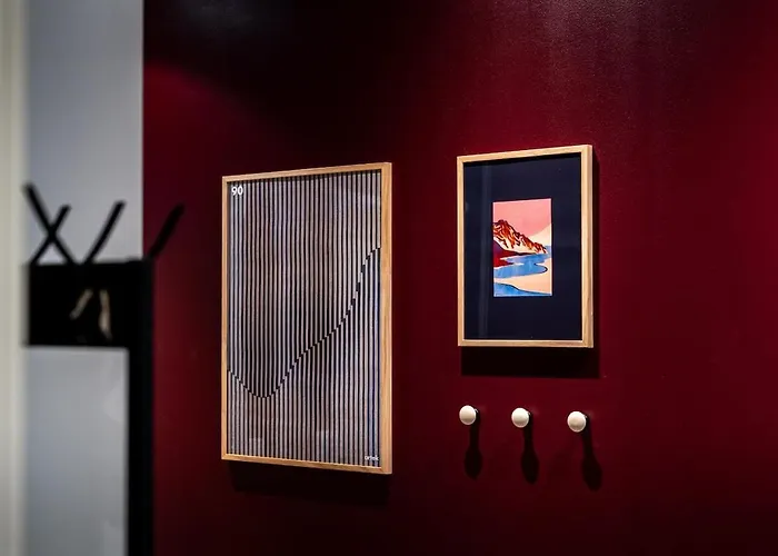 Διαμέρισμα Stylish Rowhouse, Guiet Area Free Wi-fi & Parking *