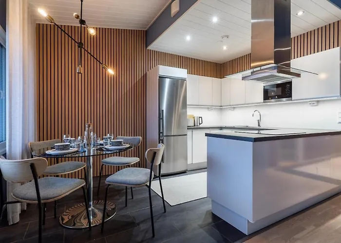 Διαμέρισμα Stylish Rowhouse, Guiet Area Free Wi-fi & Parking